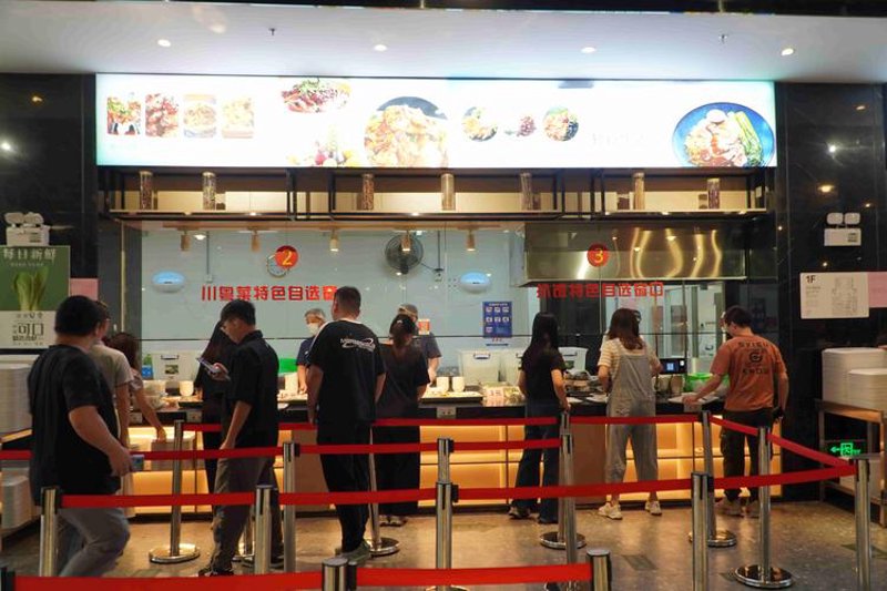 在竞争激烈的餐饮市场,如何有效管理一家餐厅成为许多老板关注的焦点。本文将从几个维度对比分析山西餐饮管理模式,并探讨其优劣。